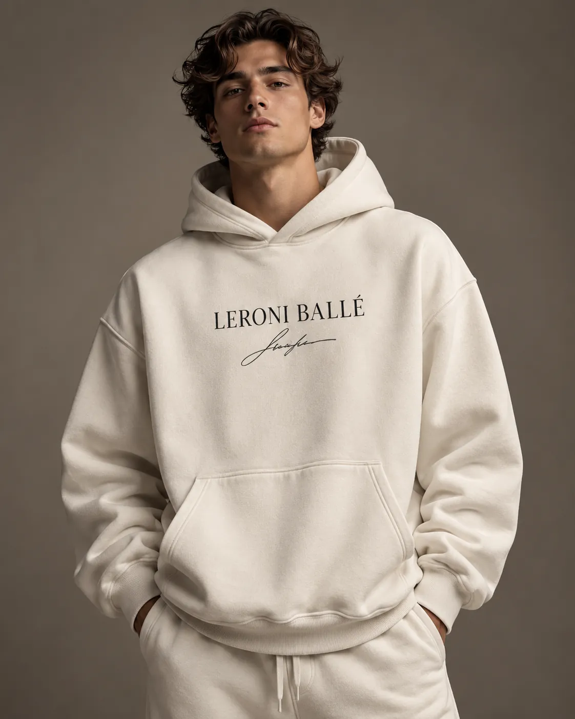 Leroni Ballé cream hoodie